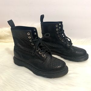 dr martens the originals